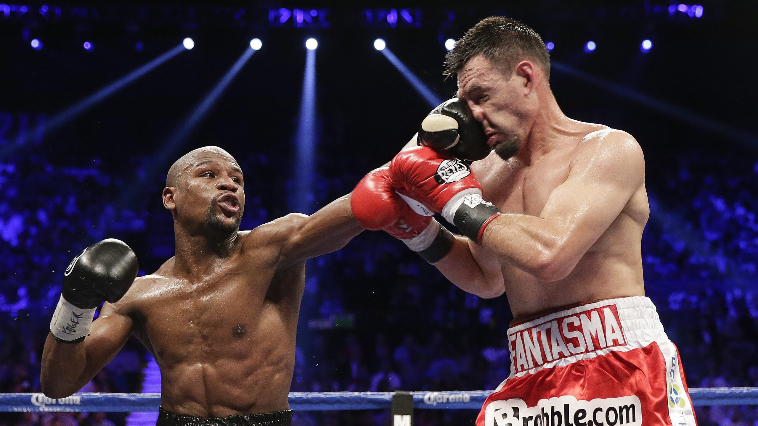 TheShy巅峰对决，莱万多夫斯基与50激战巴塞罗那分钟，爆冷胜负难料！